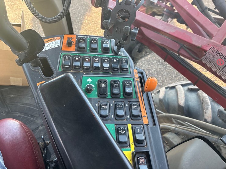 2013-case-ih-4430-patriot-sprayer-image-28