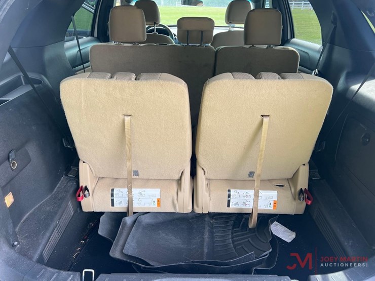 2017-ford-explorer-image-13