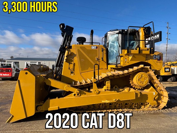 2020-caterpillar-d8t-image-1