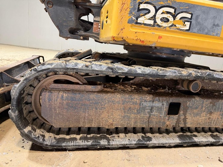 2016-deere-26g-image-13