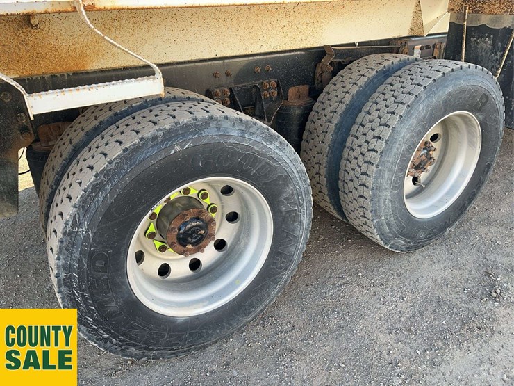 2019-kenworth-t800-image-12