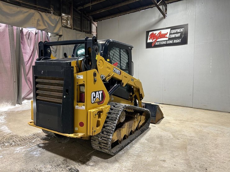 2023-caterpillar-259d3-image-4