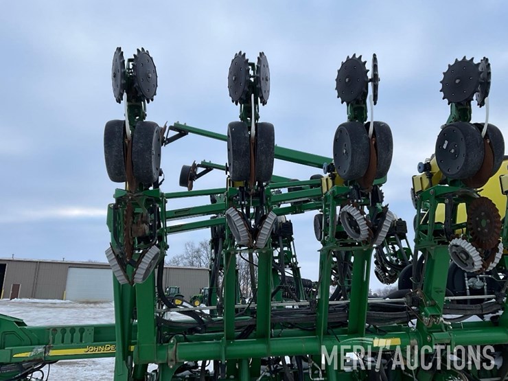 2012-john-deere-1790-image-13