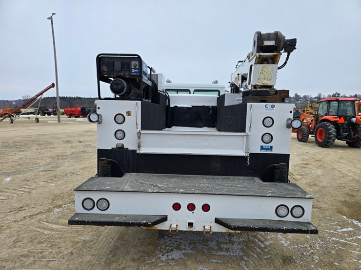 2000-freightliner-fl70-image-4