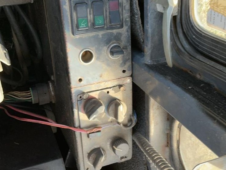 john-deere-435-image-19