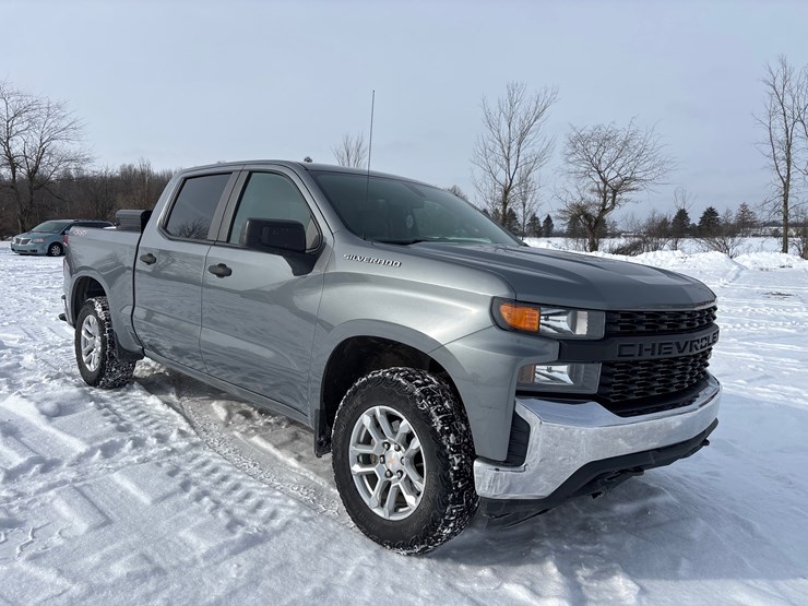 #1120-•-2019-chevrolet-silverado-4x4-crew-cab-image-1