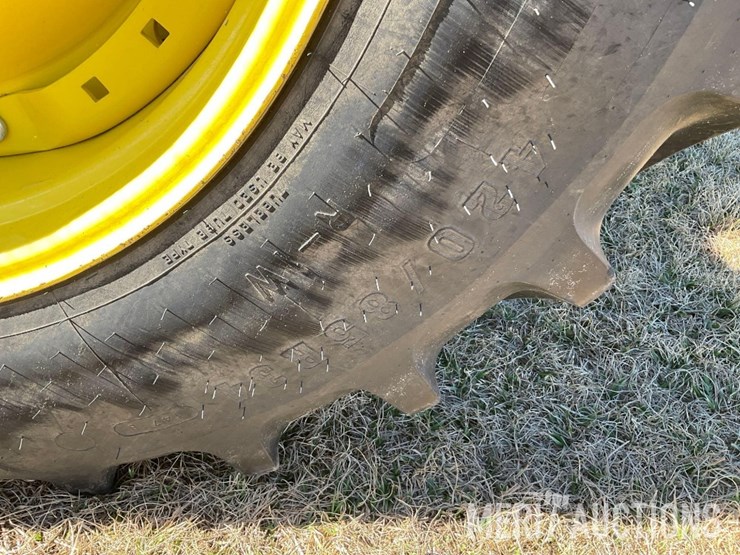 2023-john-deere-8r-370-image-36