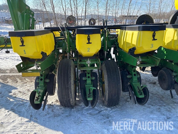 2011-john-deere-1770nt-image-16