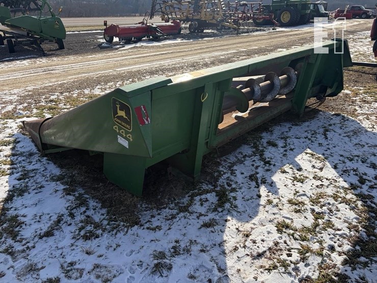 john-deere-444-image-2