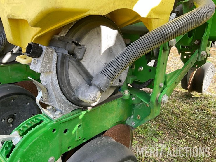 2020-john-deere-1770nt-image-17