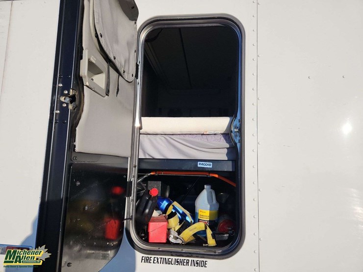 2024-peterbilt-579-image-36