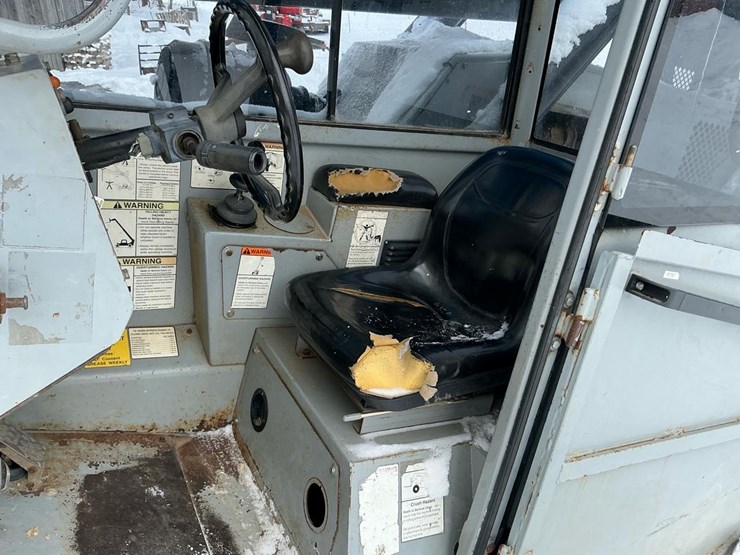 2006-genie-gth1056-image-14