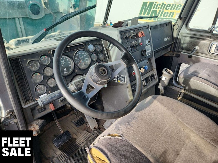 1993-mack-ch613-image-17
