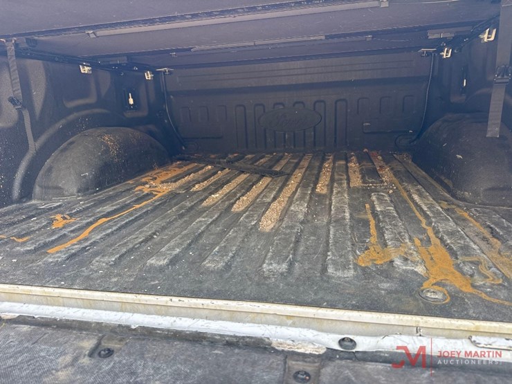 2021-ford-f150-xlt-image-14