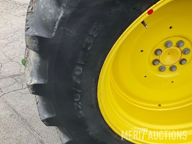 2021-john-deere-6110m-image-35