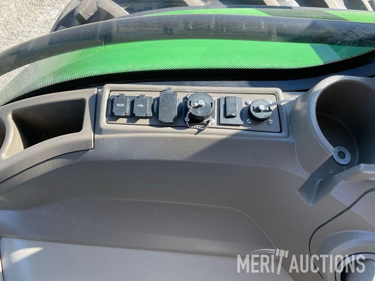2023-john-deere-8r-370-image-54