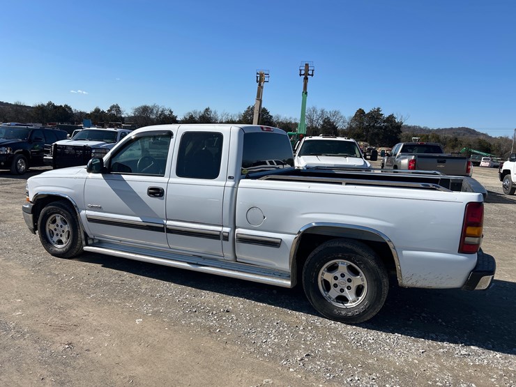 2001-chevrolet-1500-image-2