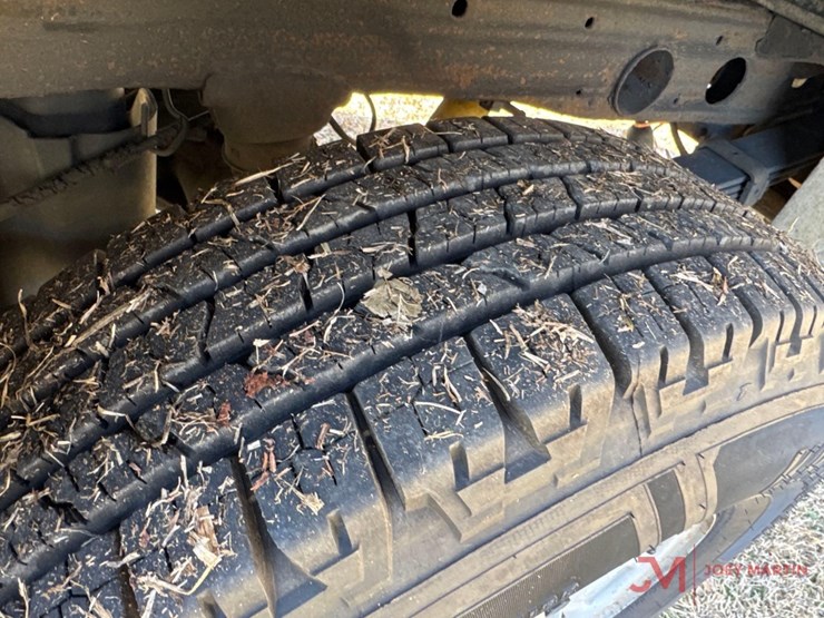 2013-chevrolet-2500-image-8