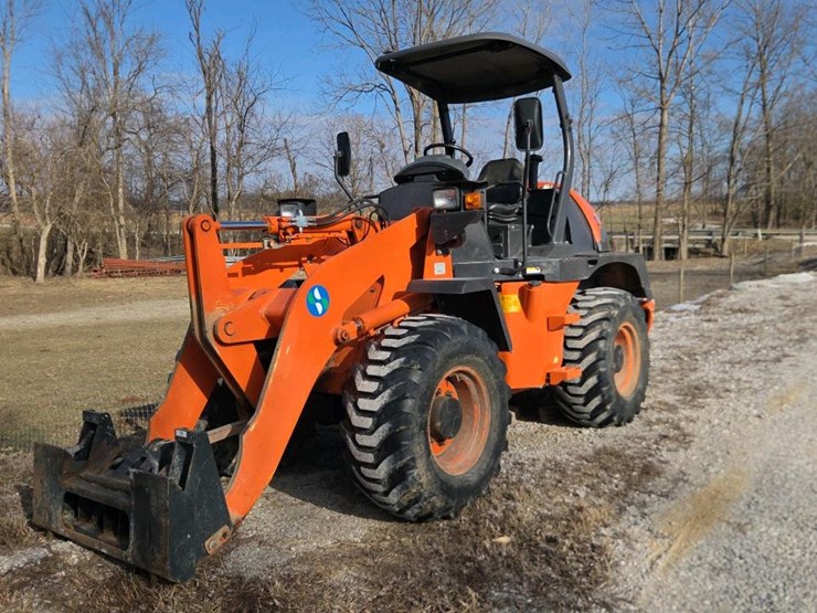 2017-hitachi-zw80-5b-image-1