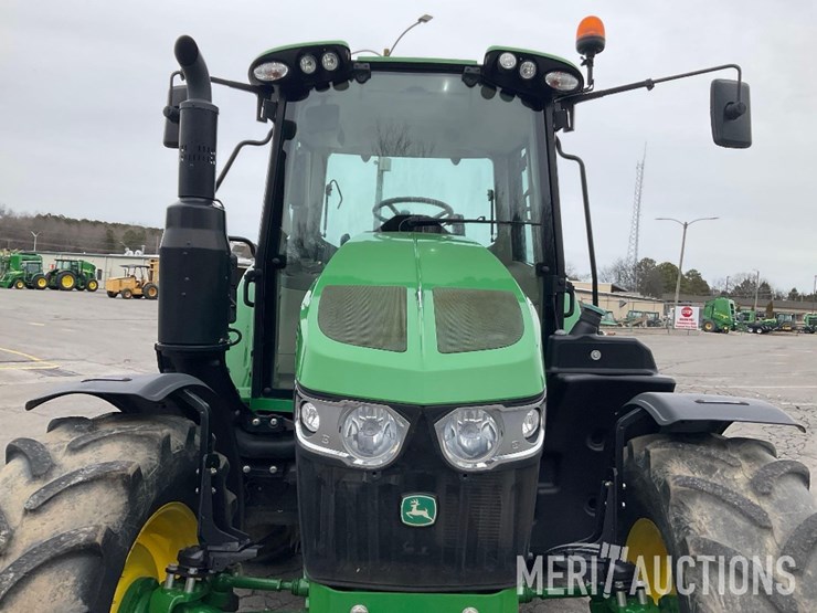 2021-john-deere-6110m-image-11