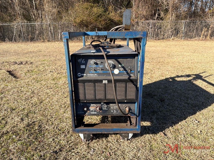 miller-dimension-652-electric-welder-image-5