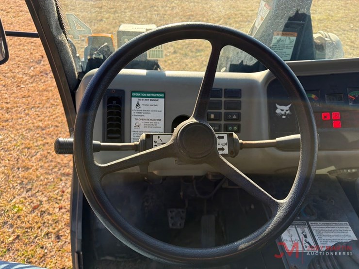2008-bobcat-5600-toolcat-utv-image-23