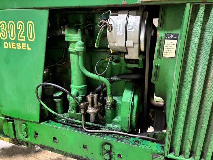john-deere-3020-image-16