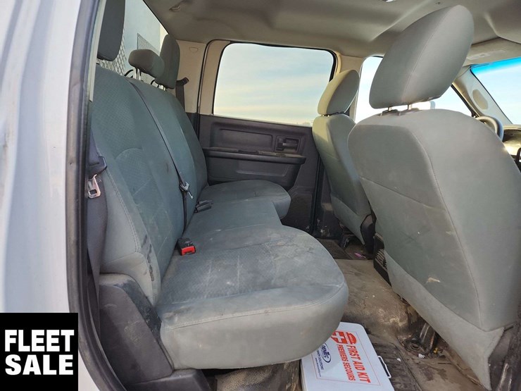 2015-ram-5500-4x4-s/a-service-truck-image-18