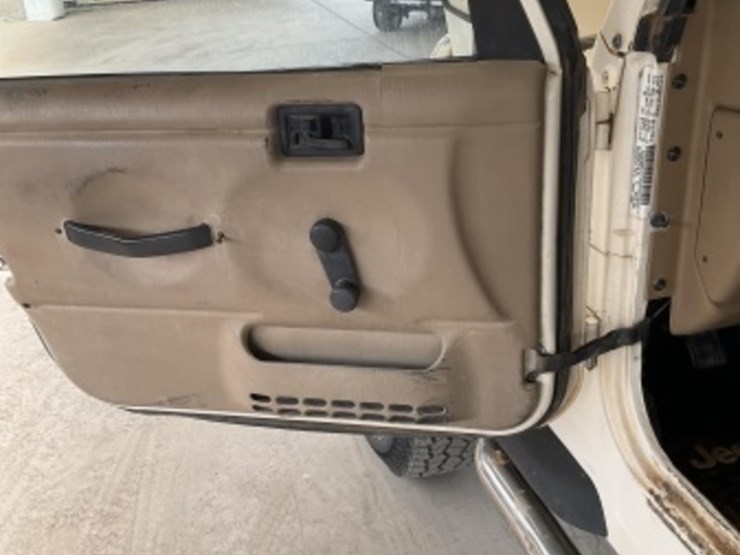 2000-jeep-wrangler-image-24