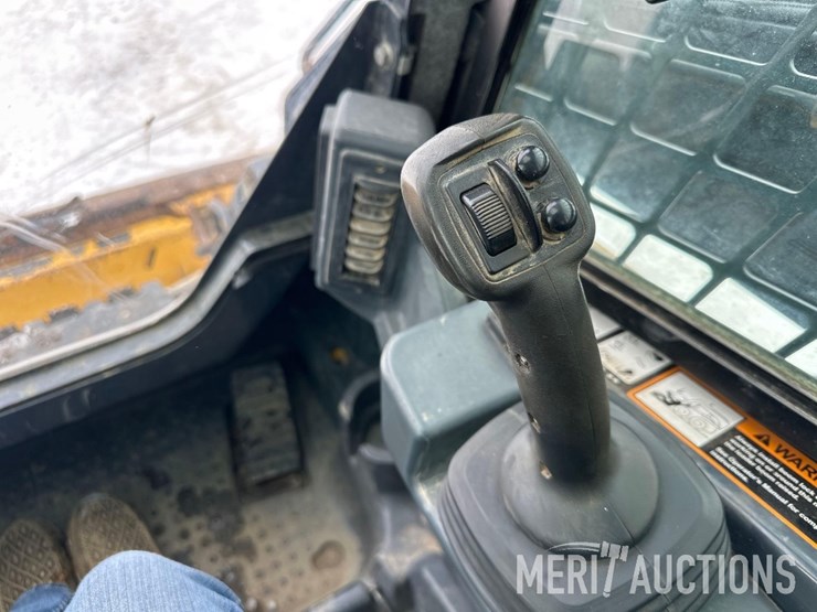 2021-deere-333g-image-26