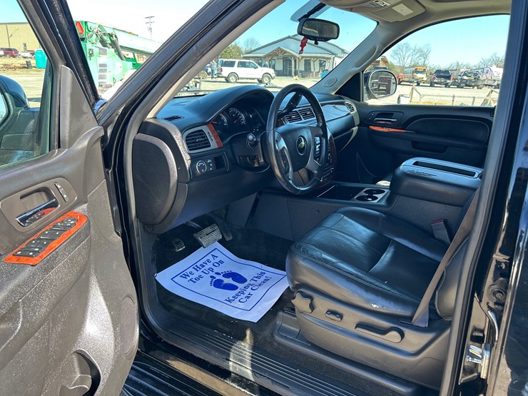 2013-chevrolet-tahoe-image-9