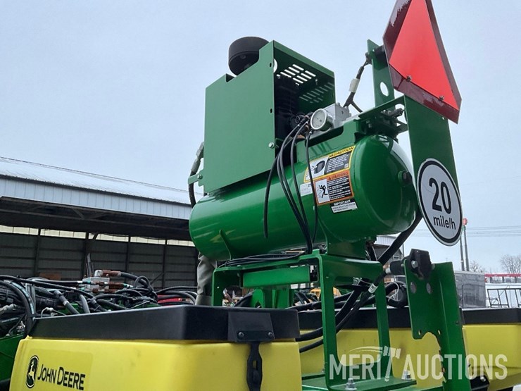 2021-john-deere-1775nt-image-18