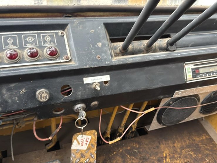 caterpillar-v140-image-42