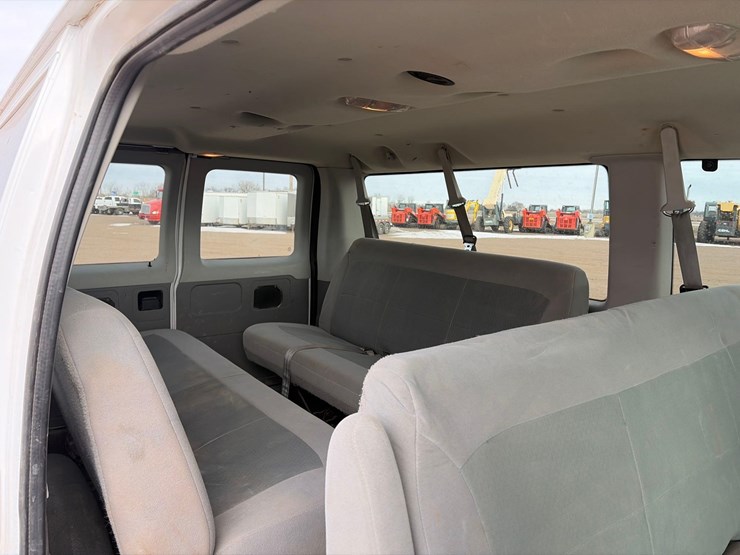 2007-ford-econoline-van-image-12