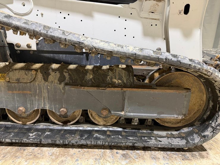 2023-bobcat-t770-image-16