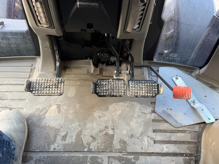 2022-case-ih-maxxum-115-image-18