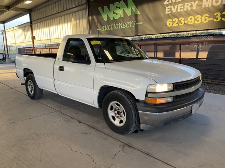 2001-chevrolet-silverado-1500-image-2