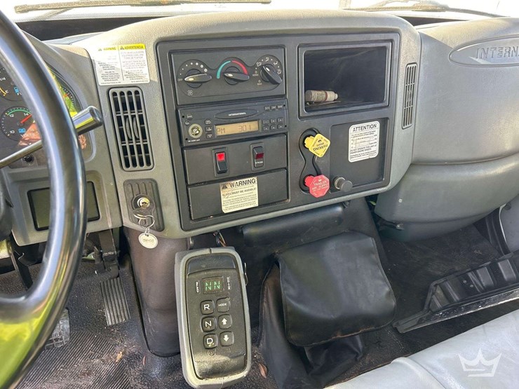 2008-international-durastar-4300-image-16