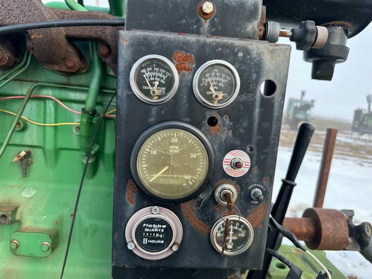 john-deere-4045t-image-33