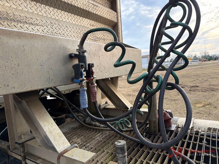 2006-mack-chn613-image-10