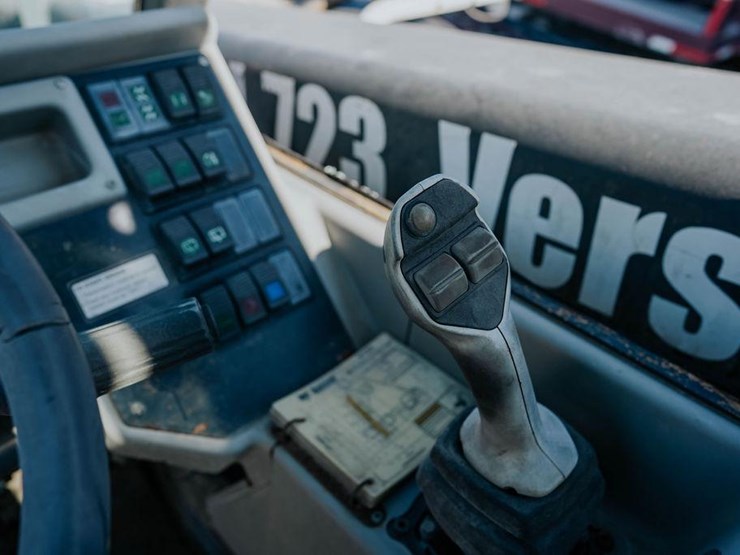 2005-bobcat-v723-image-24