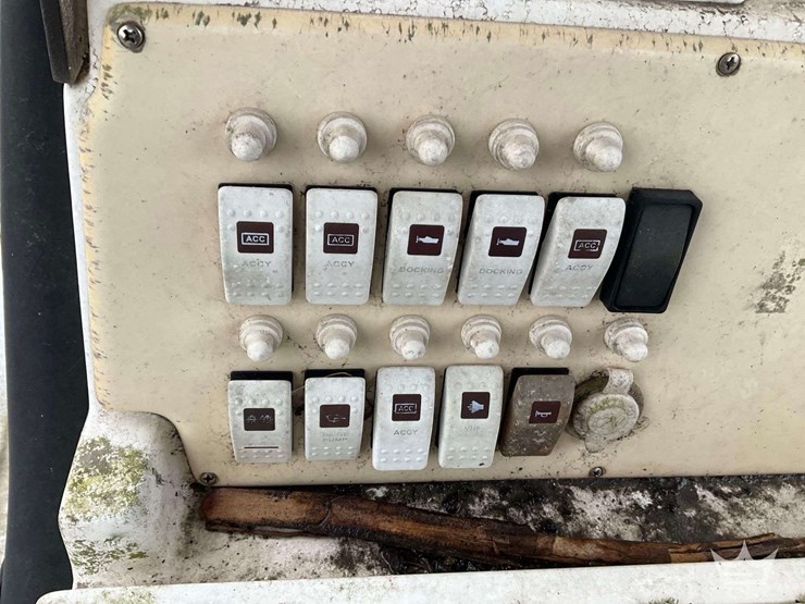 2005-nautica-international-rib-image-12