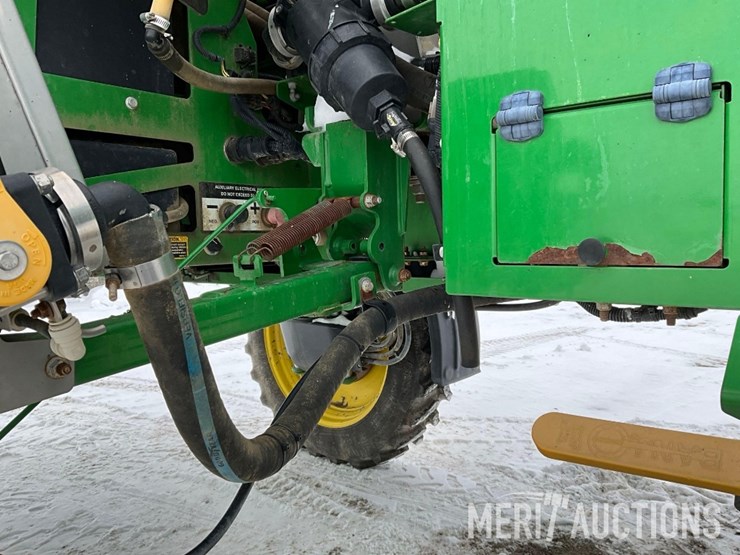 2015-john-deere-r4038-image-19