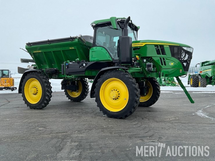 2023-john-deere-400r-image-7