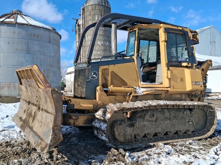 john-deere-700-image-1