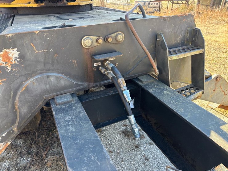 2005-deere-437c-image-16