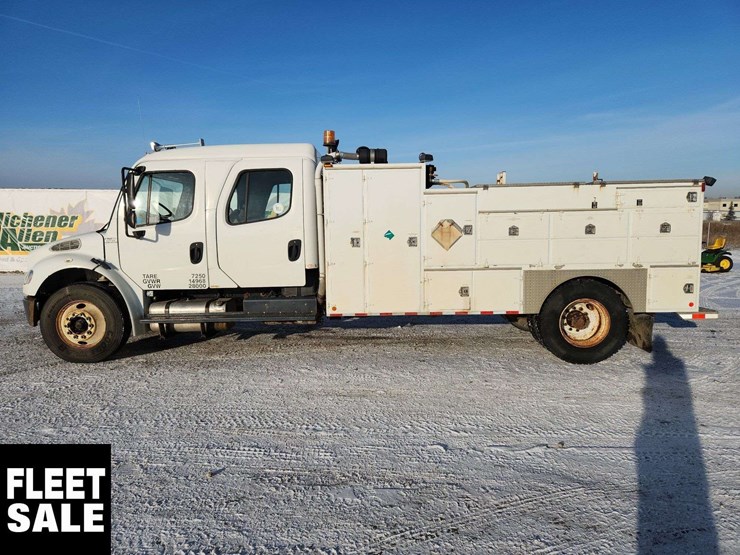 2005-freightliner-m2-106-image-6