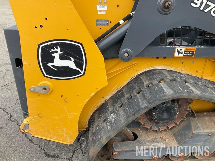 2022-deere-317g-image-31