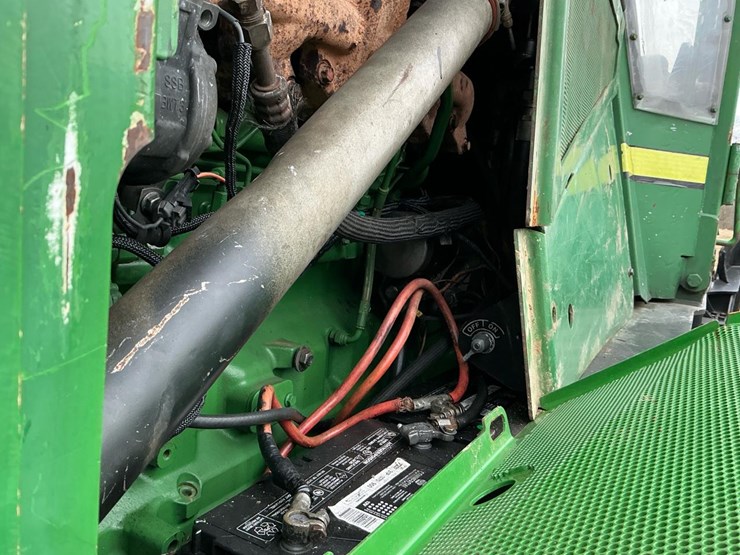 2010-deere-648h-image-67