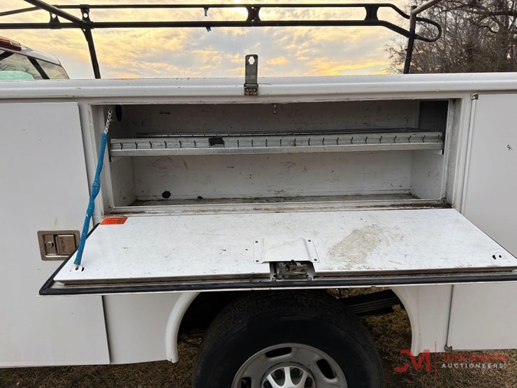 2013-chevrolet-2500-image-11